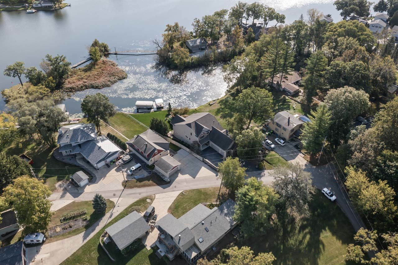 Waterford, Wisconsin, 53185, United States, 4 Bedrooms Bedrooms, ,4 BathroomsBathrooms,Residential,Active,2028266