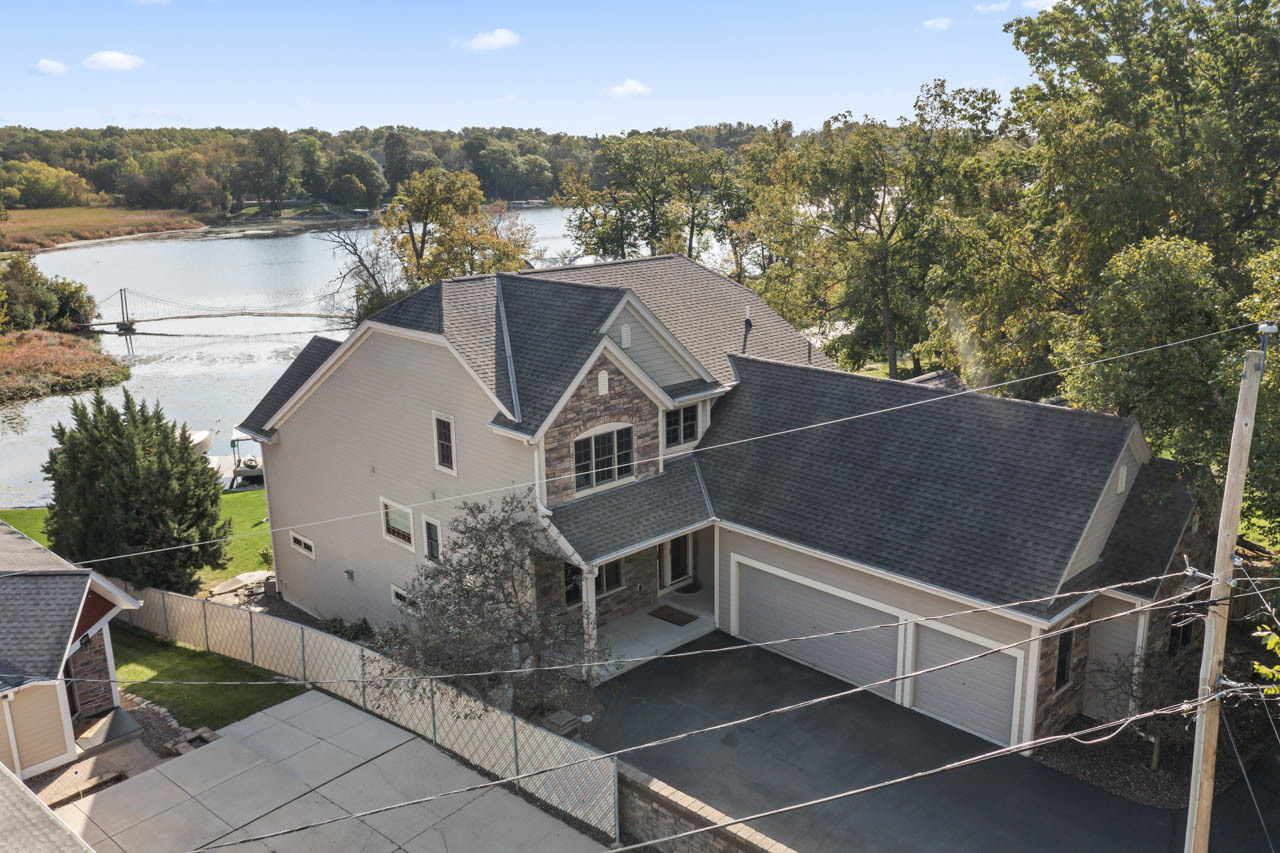 Waterford, Wisconsin, 53185, United States, 4 Bedrooms Bedrooms, ,4 BathroomsBathrooms,Residential,Active,2028266