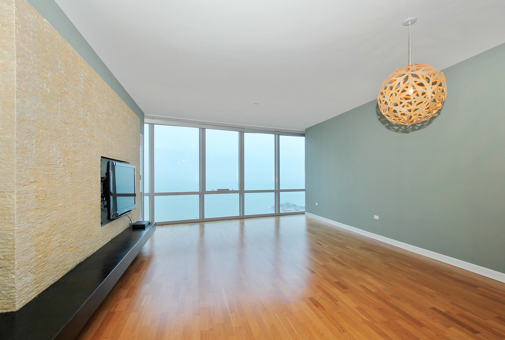 1211 S Prairie Avenue 4602