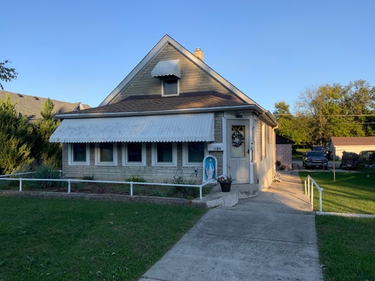 1124 N HICKORY ST, JOLIET, IL 60435 - Image cbbac0ed2488ec208e45eec6e1d0e1da/321961190