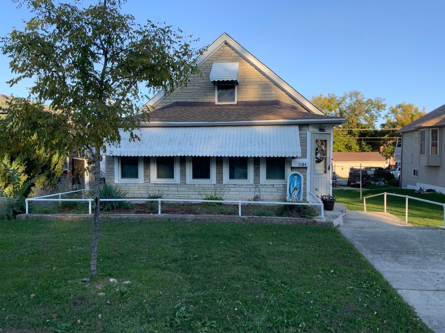 1124 N Hickory Street