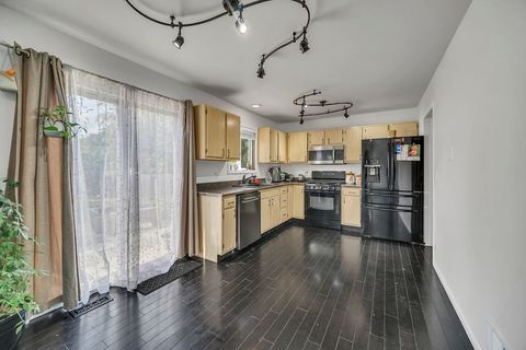 Tiny photo for 119 E Aspen Circle, Hainesville, IL 60030 (MLS # 12713006)