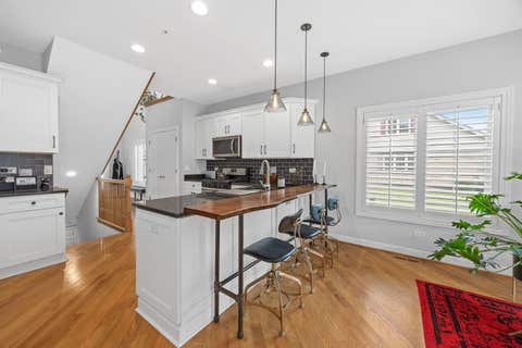 Tiny photo for 9415 Saratoga Court, Hickory Hills, IL 60457 (MLS # 12713381)