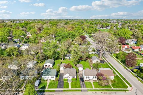 Tiny photo for 158 N Garfield Avenue, Mundelein, IL 60060 (MLS # 12632268)