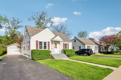 Tiny photo for 158 N Garfield Avenue, Mundelein, IL 60060 (MLS # 12632268)