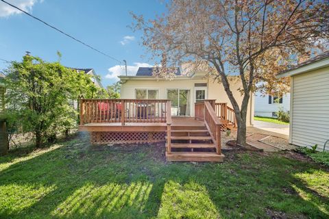 Tiny photo for 158 N Garfield Avenue, Mundelein, IL 60060 (MLS # 12632268)