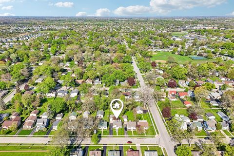 Tiny photo for 158 N Garfield Avenue, Mundelein, IL 60060 (MLS # 12632268)