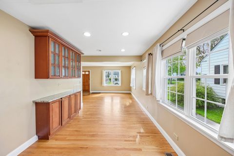 Tiny photo for 158 N Garfield Avenue, Mundelein, IL 60060 (MLS # 12632268)