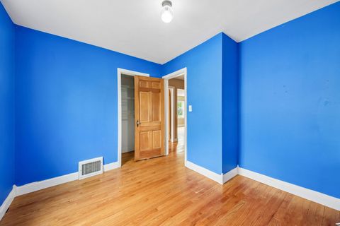 Tiny photo for 158 N Garfield Avenue, Mundelein, IL 60060 (MLS # 12632268)