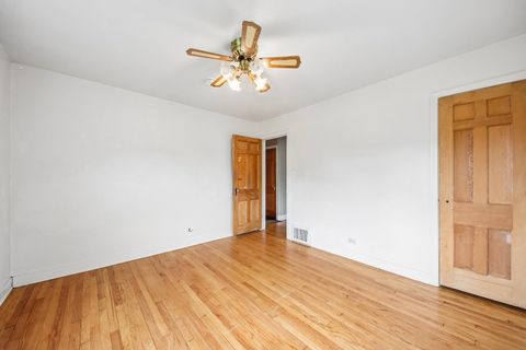 Tiny photo for 158 N Garfield Avenue, Mundelein, IL 60060 (MLS # 12632268)