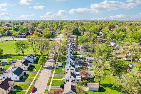 Tiny photo for 158 N Garfield Avenue, Mundelein, IL 60060 (MLS # 12632268)