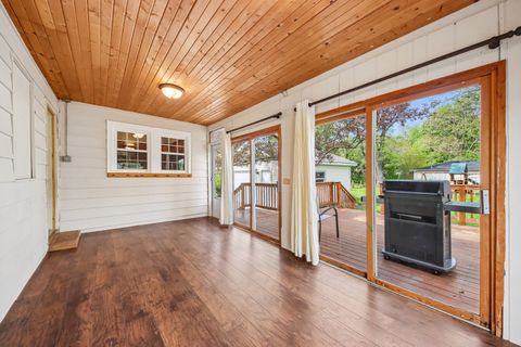 Tiny photo for 158 N Garfield Avenue, Mundelein, IL 60060 (MLS # 12632268)