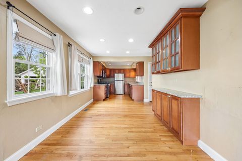 Tiny photo for 158 N Garfield Avenue, Mundelein, IL 60060 (MLS # 12632268)