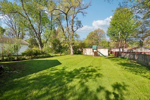 Tiny photo for 158 N Garfield Avenue, Mundelein, IL 60060 (MLS # 12632268)