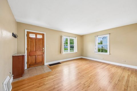 Tiny photo for 158 N Garfield Avenue, Mundelein, IL 60060 (MLS # 12632268)