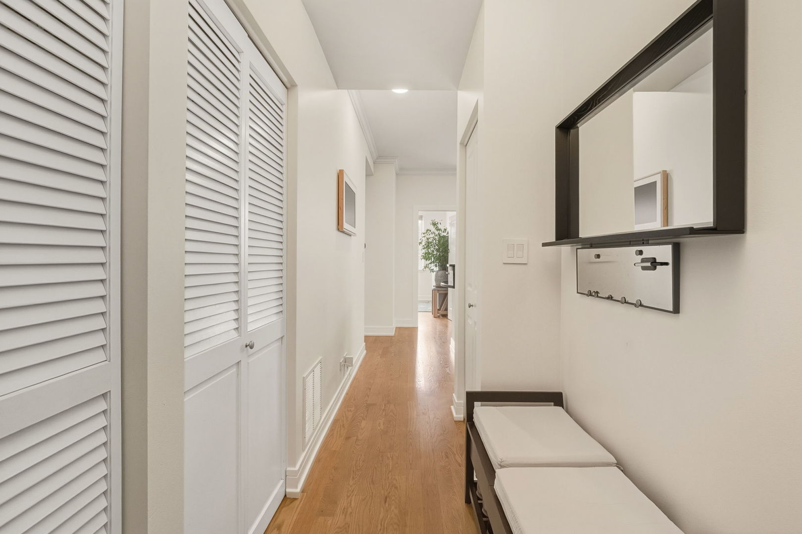 4150 N Kenmore Avenue 402