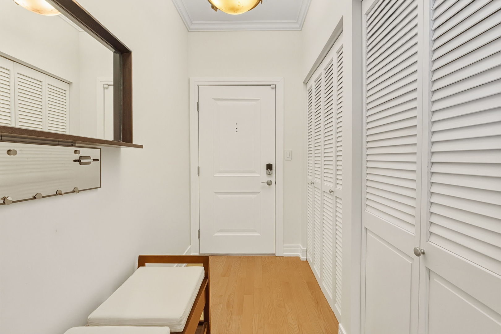 4150 N Kenmore Avenue 402