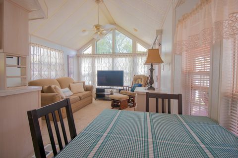 Tiny photo for 260 Fossil Bay Court, Wilmington, IL 60481 (MLS # 12629186)