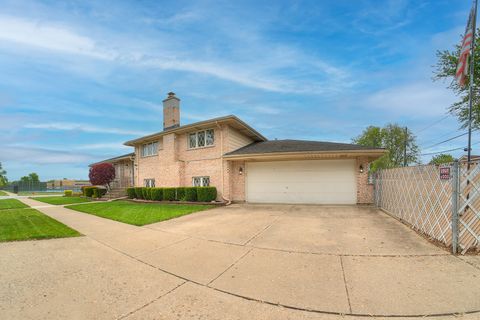 Tiny photo for 9300 Austin Avenue, Oak Lawn, IL 60453 (MLS # 12646984)