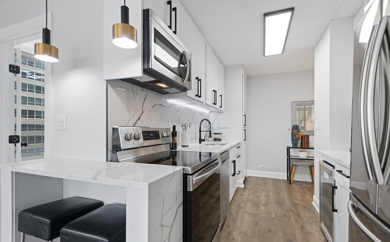 3550 N Lake Shore Drive 1813