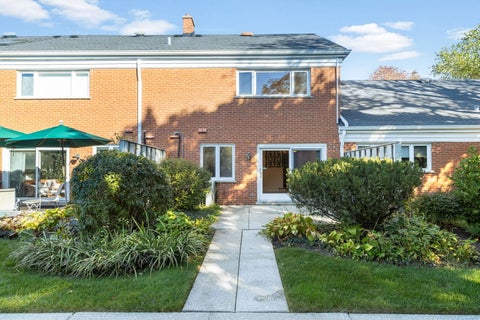 Tiny photo for 502 Chanticleer Lane #502, Hinsdale, IL 60521 (MLS # 12789724)