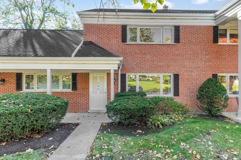 Tiny photo for 502 Chanticleer Lane #502, Hinsdale, IL 60521 (MLS # 12789724)