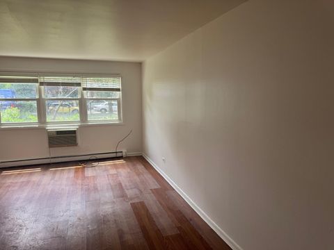 Tiny photo for 1728 W FARWELL Avenue #107, Chicago, IL 60626 (MLS # 12673254)