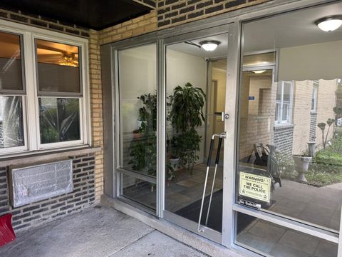 Tiny photo for 1728 W FARWELL Avenue #107, Chicago, IL 60626 (MLS # 12673254)