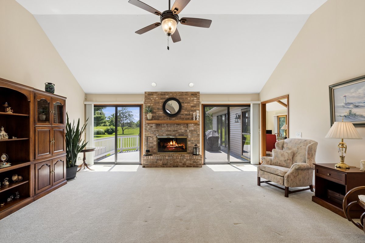 6N731 Willowbrook Drive