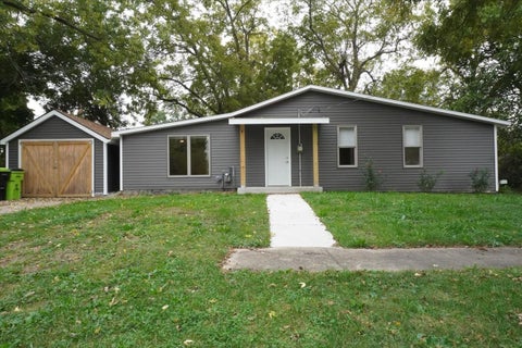 Photo of 117 Clark Street, Chenoa, IL 61726 (MLS # 12789005)