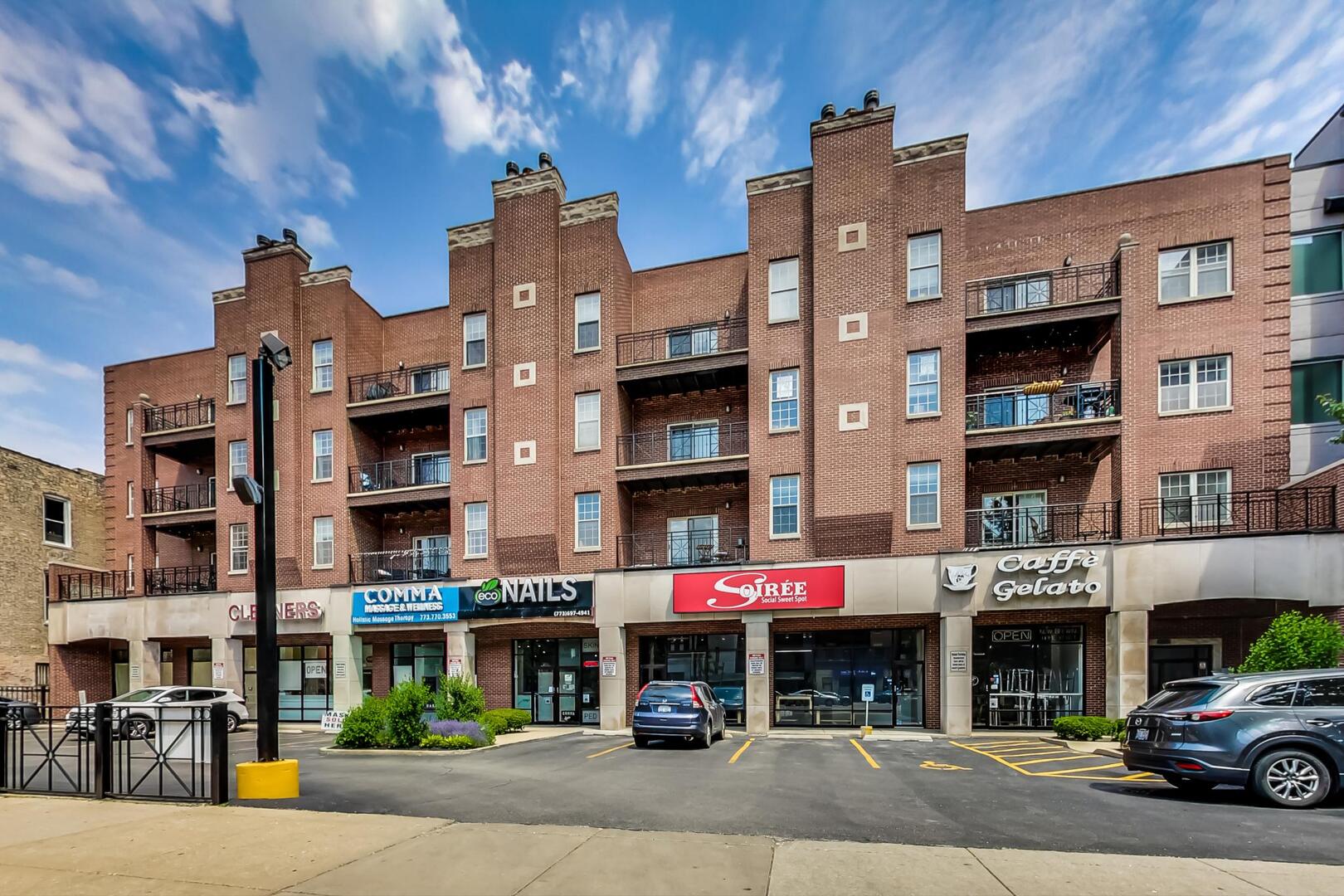 2032 W Division Street 202S