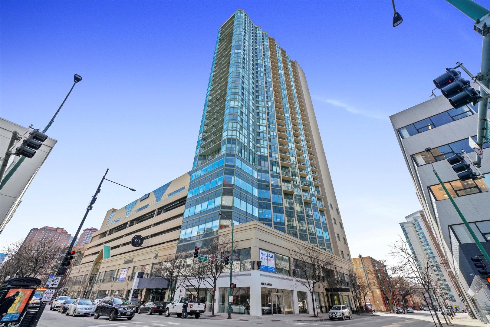 Chicago, Illinois 60610, United States, 2 Bedrooms Bedrooms, ,2 BathroomsBathrooms,Residential,Active,238947