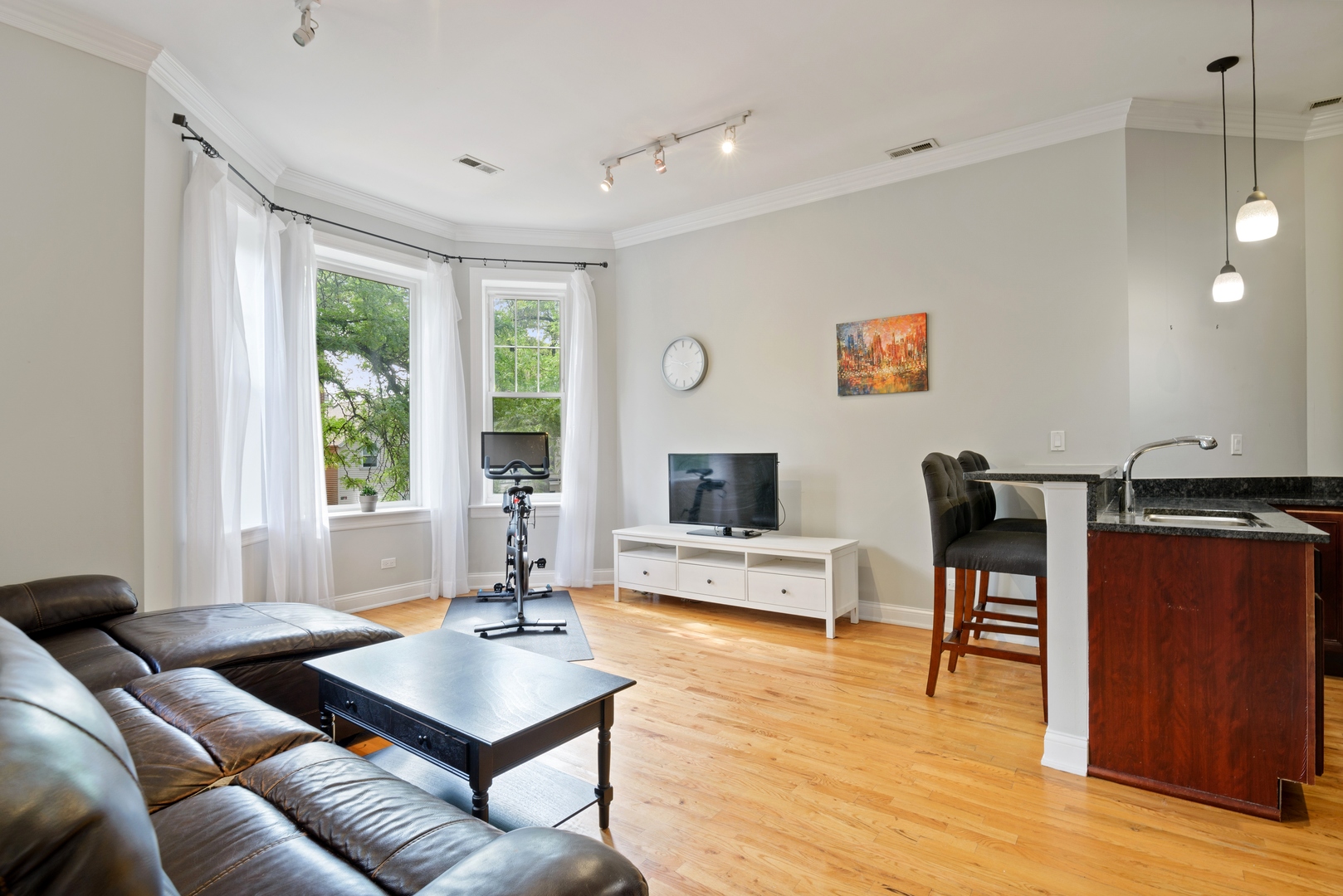 3734 N Clifton Avenue 2