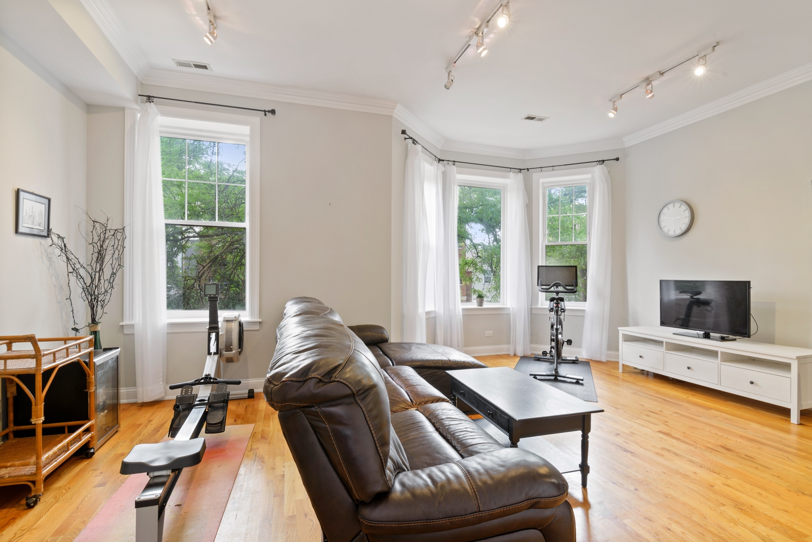 3734 N Clifton Avenue 2