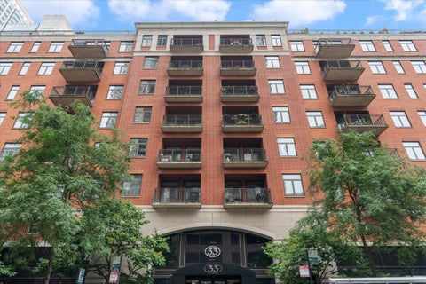 Photo of 33 W Huron Street #402, Chicago, IL 60654 (MLS # 12755904)