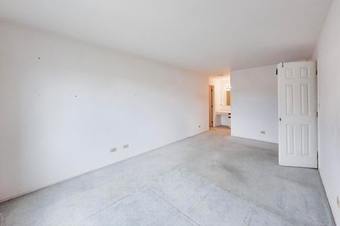 Tiny photo for 901 Hinman Avenue #5A, Evanston, IL 60202 (MLS # 12621605)