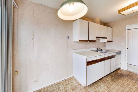 Tiny photo for 901 Hinman Avenue #5A, Evanston, IL 60202 (MLS # 12621605)