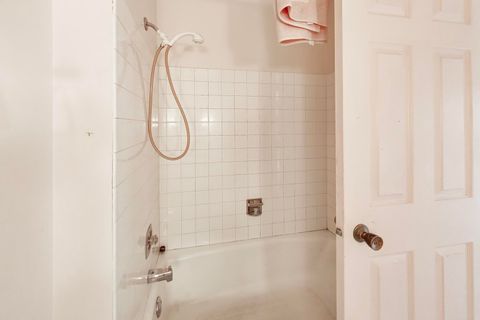 Tiny photo for 901 Hinman Avenue #5A, Evanston, IL 60202 (MLS # 12621605)