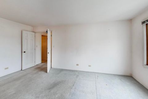 Tiny photo for 901 Hinman Avenue #5A, Evanston, IL 60202 (MLS # 12621605)