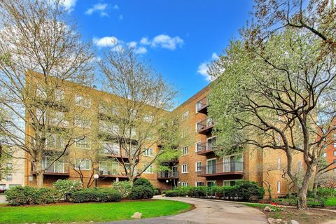 Photo of 901 Hinman Avenue #5A, Evanston, IL 60202 (MLS # 12621605)