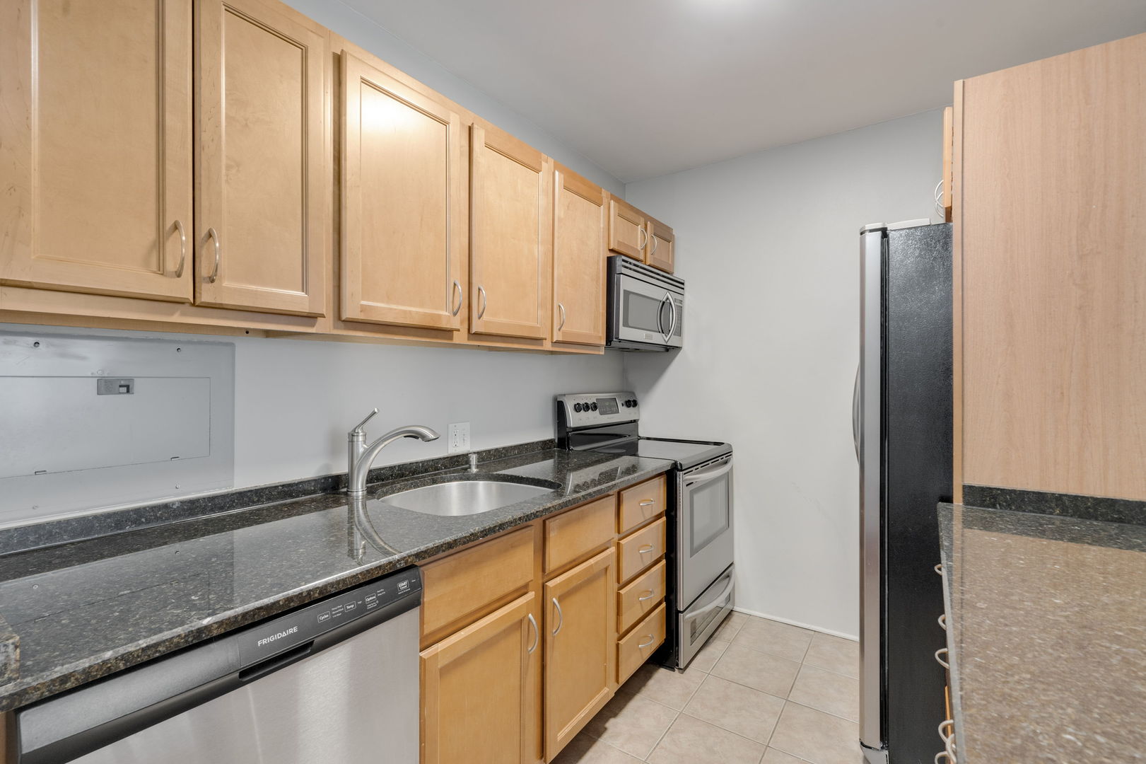 535 N Michigan Avenue 2205