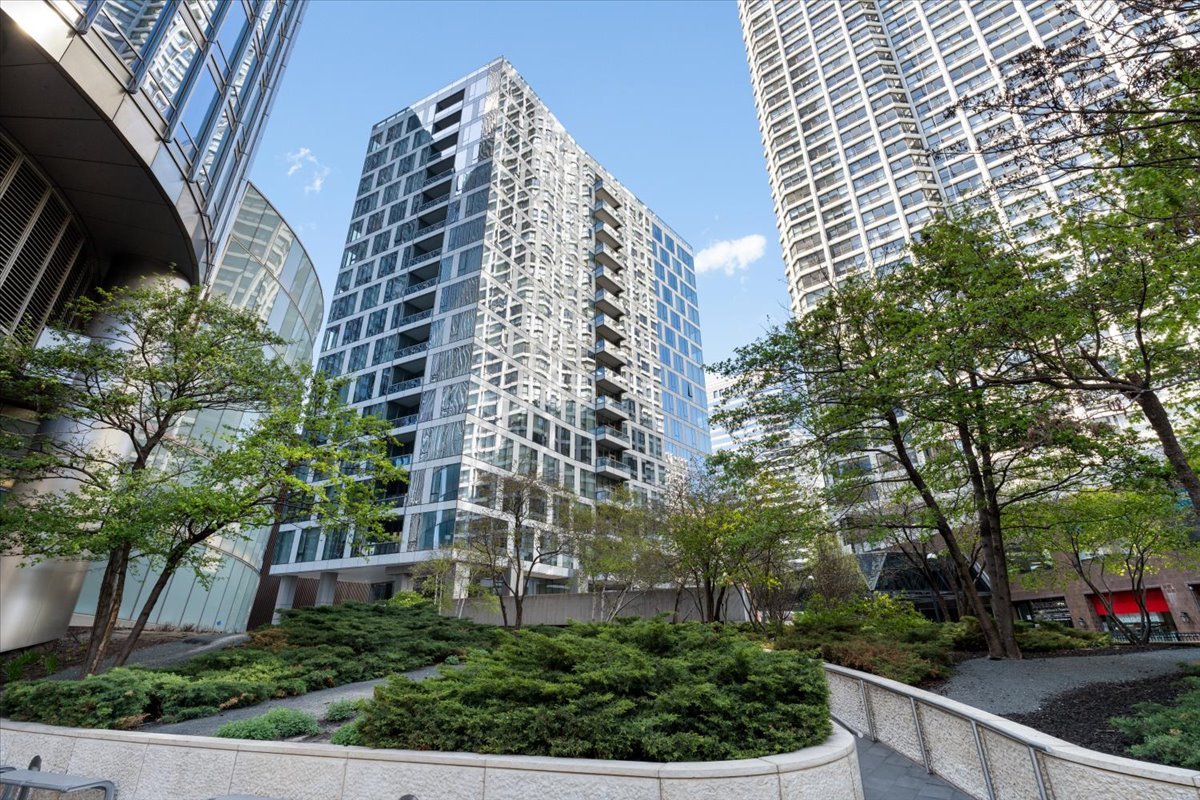 403 N Wabash Avenue 10C