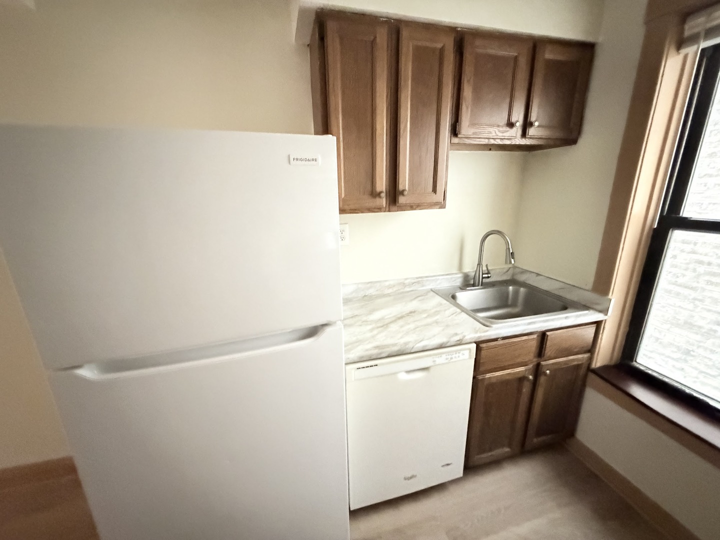 6436 N Hamilton Avenue 2C