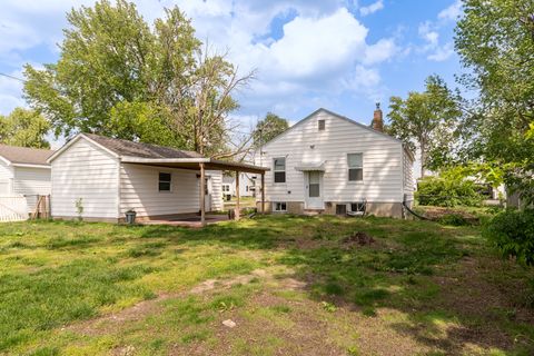 Tiny photo for 318 S 3rd Street, Marion, IL 62959 (MLS # 12635665)