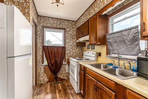 Tiny photo for 318 S 3rd Street, Marion, IL 62959 (MLS # 12635665)