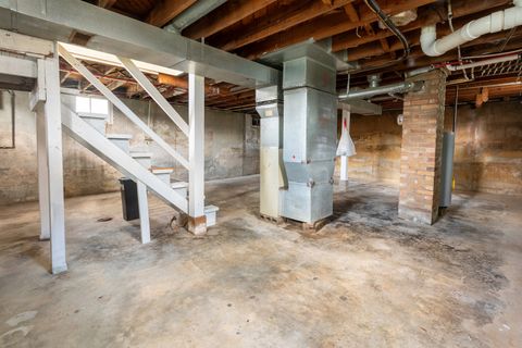 Tiny photo for 318 S 3rd Street, Marion, IL 62959 (MLS # 12635665)