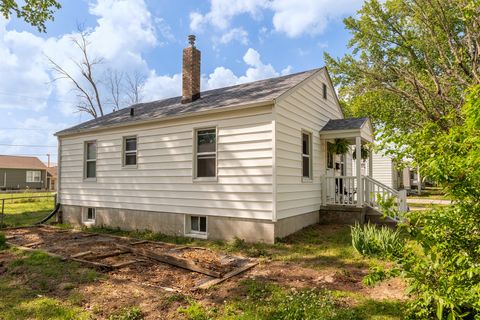 Tiny photo for 318 S 3rd Street, Marion, IL 62959 (MLS # 12635665)