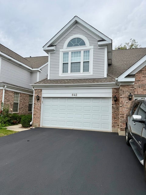 Tiny photo for 642 Citadel Drive, Westmont, IL 60559 (MLS # 12791256)