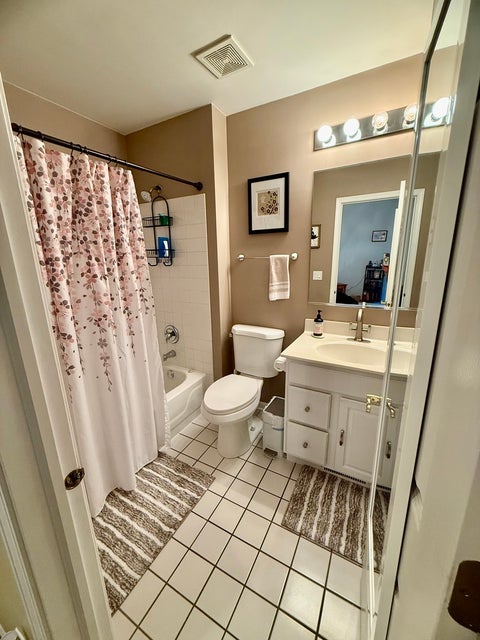 Tiny photo for 642 Citadel Drive, Westmont, IL 60559 (MLS # 12791256)