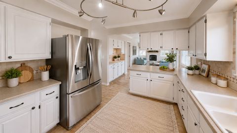 Tiny photo for 620 Waterfall Lane, Elgin, IL 60124 (MLS # 12672405)